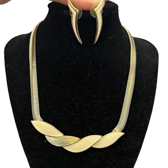 Vintage Jewelry - Vintage Gold Colored Costume Jewelry Set Earring and Neckalace